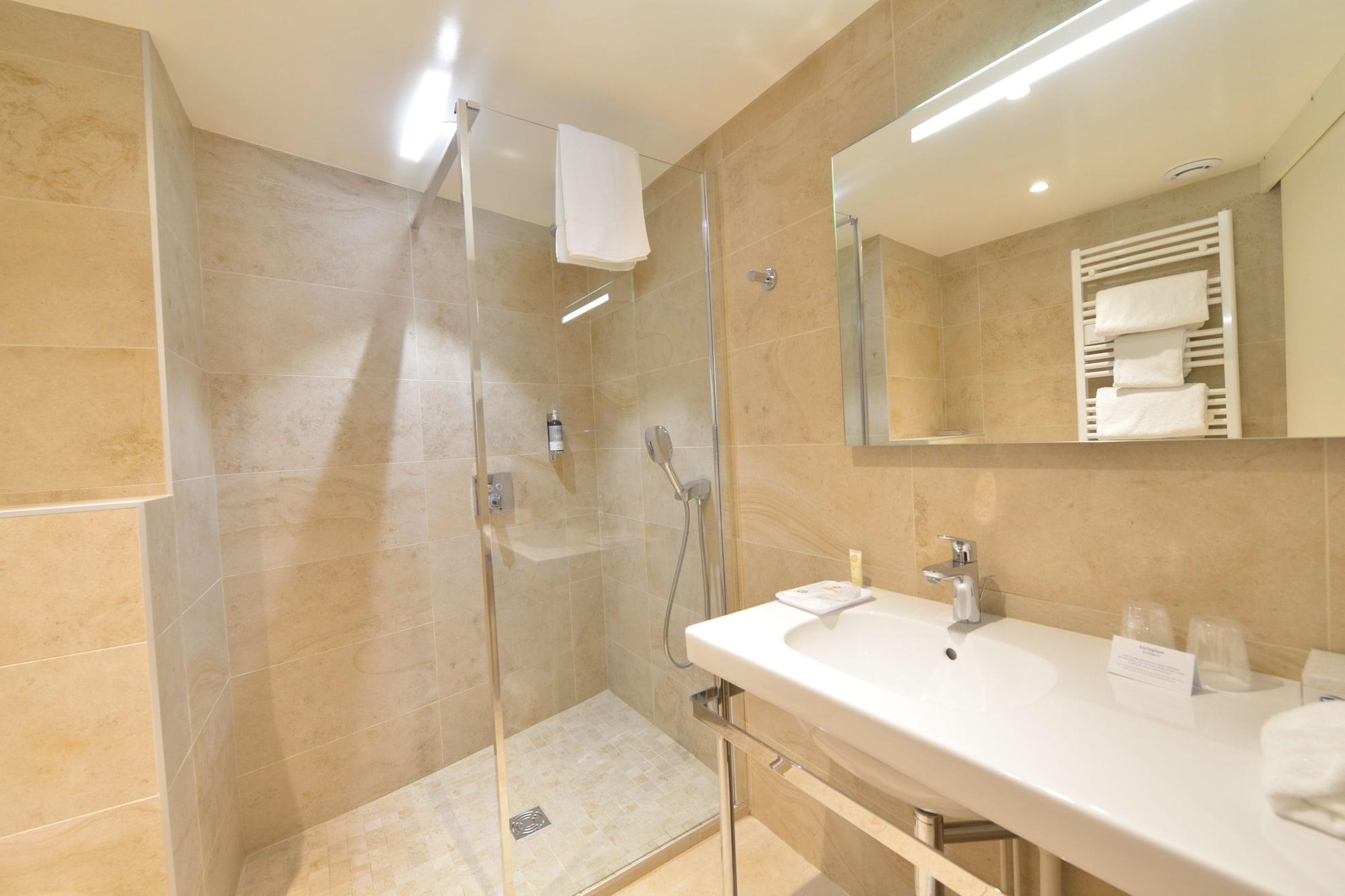 בורז'ה Best Western Plus Hotel D'Angleterre מראה חיצוני תמונה