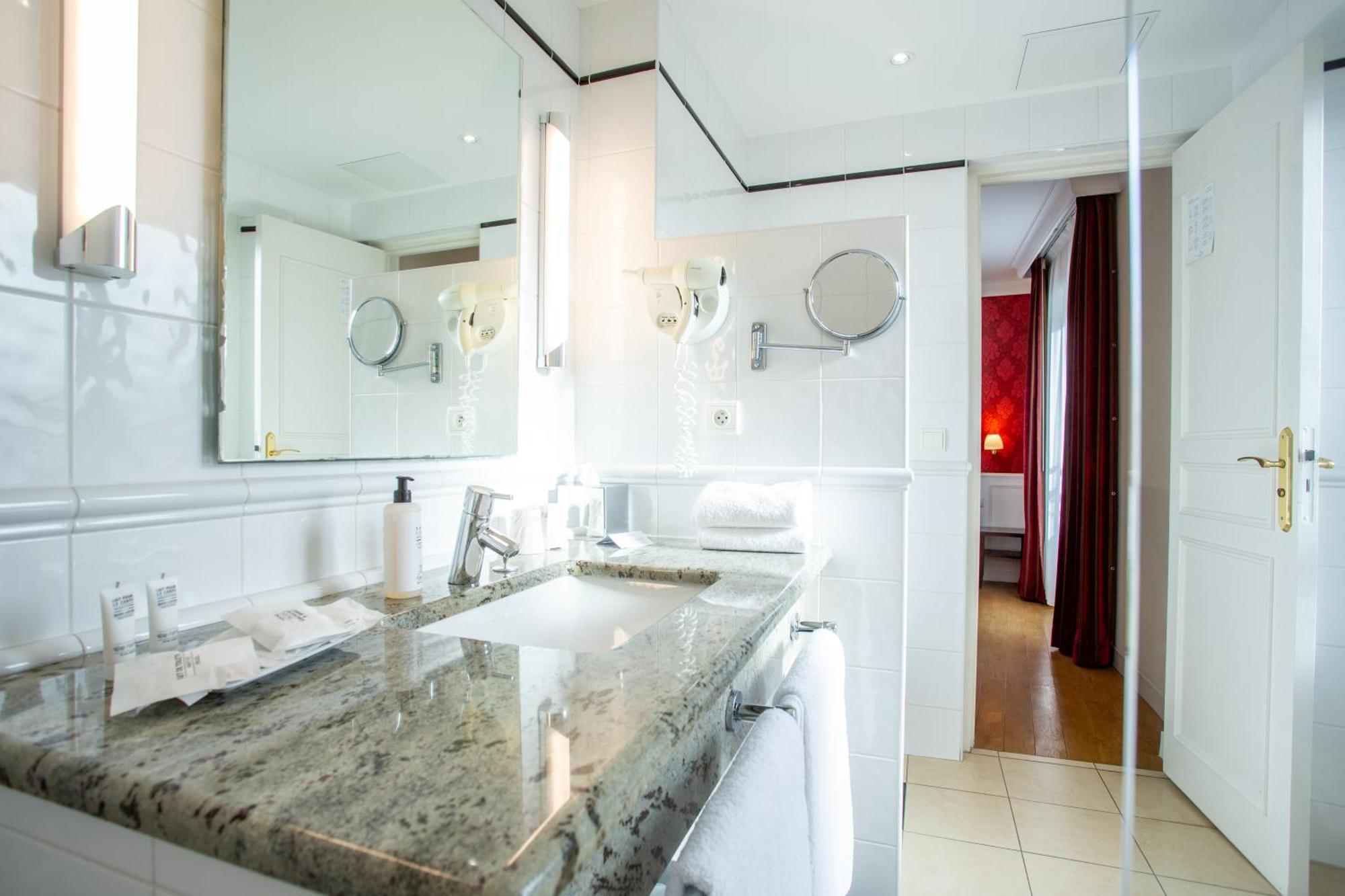 בורז'ה Best Western Plus Hotel D'Angleterre מראה חיצוני תמונה