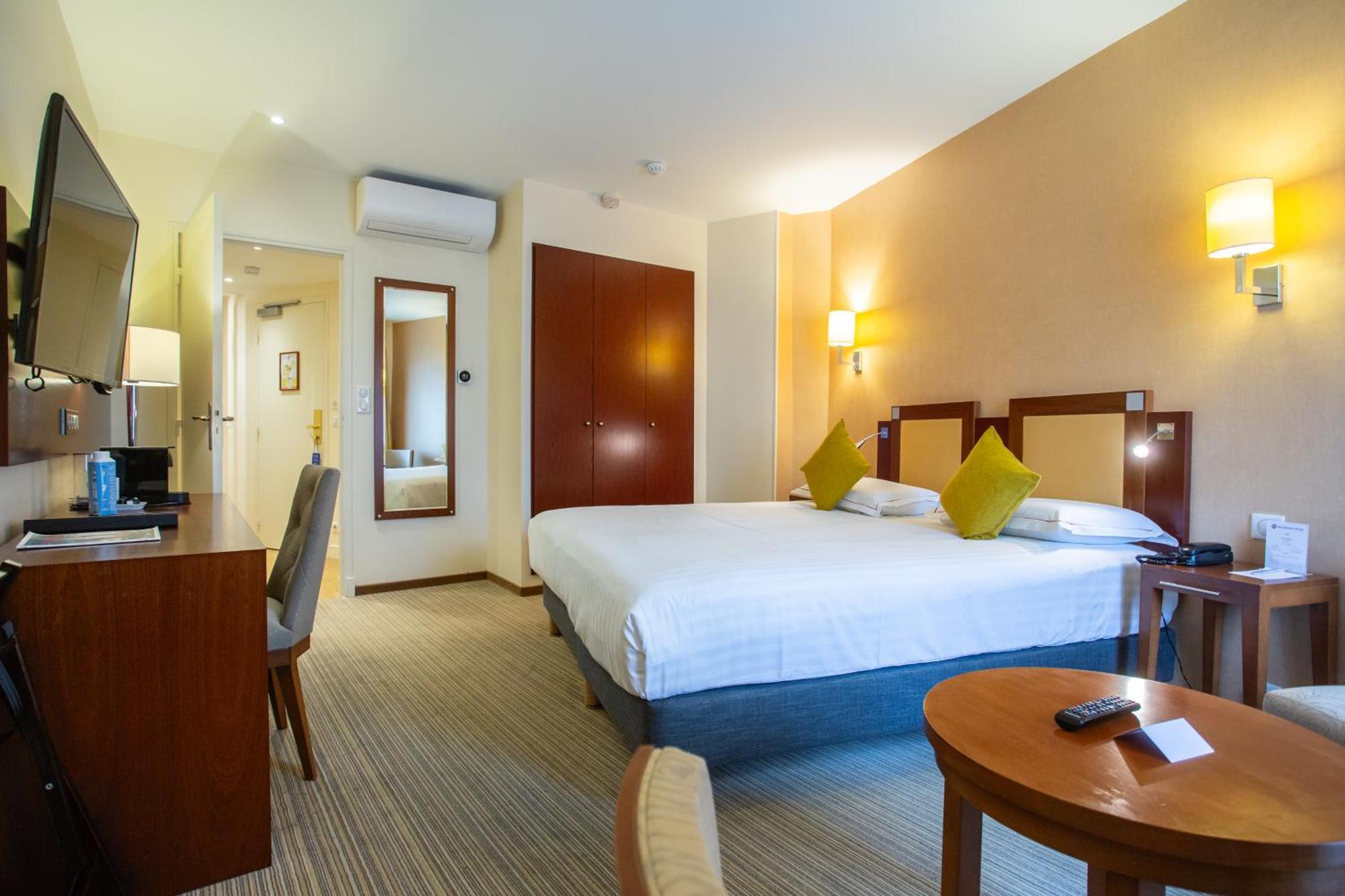 בורז'ה Best Western Plus Hotel D'Angleterre מראה חיצוני תמונה